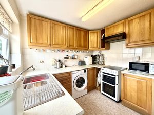 Kitchen- click for photo gallery